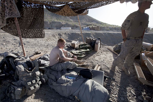 Sean Smith Afghanistan: Soldiers from Blackfoot Company on guard at Malakh
