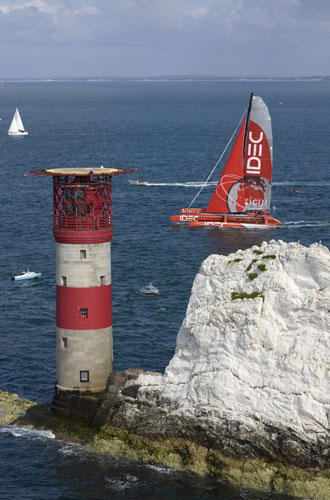 Round the Island: IDEC trimaran rounds The Needles