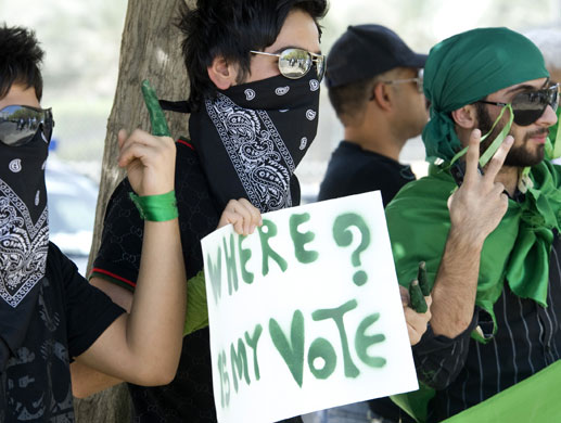 Protests about Iran: Kuwait City, Kuwait: Mousavi supporters take part in a protest 