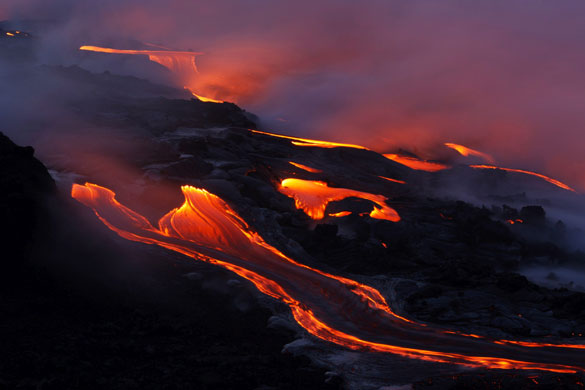 22 June 2009: : Kalapana, Hawaii: Lava cascades over a newly created delta