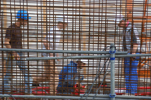 melissa in paris: House building and construction