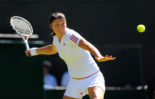 wimbledon: Dinara Safina keeps her eyes on the ball 