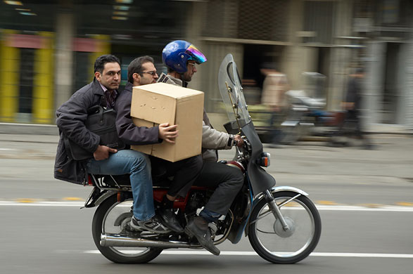 kamshots portfolio review: Three men and a box: Tehran 
