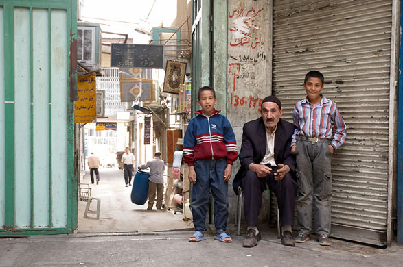 kamshots portfolio review: Old man and the boys: Grand Bazaar-Tehran