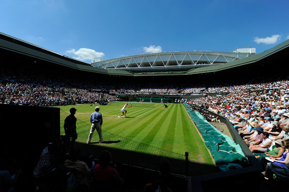 Wednesday Wimbledon: Maria Sharapova takes on Giselle Dulko 