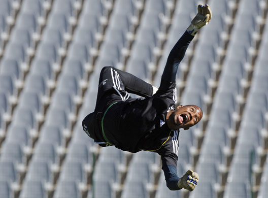 25 June 2009: Johannesburg, South Africa: Itumeleng Khune during a training session