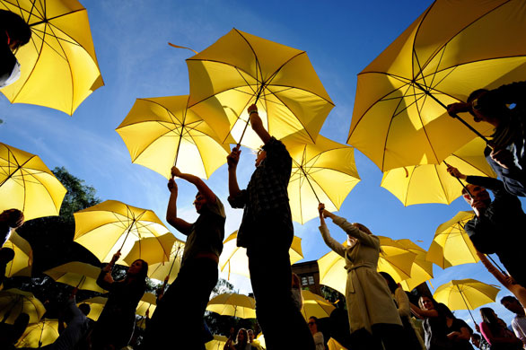 25 June 2009: Sydney, Australia: Members of the public take part in a dance