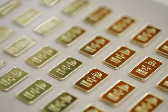 Week in Business: 5 gram gold bars at the plant of Argor-Heraeus SA, Switzerland