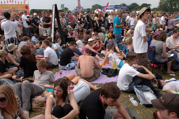 First day at Glastonbury: crowds in the sun at Glastonbury