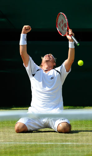 Thursday Wimbledon: Lleyton Hewitt celebrates