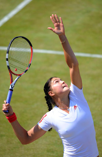 Thursday Wimbledon: Dinara Safina serves