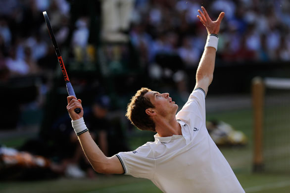Thursday Wimbledon: Andy Murray serves