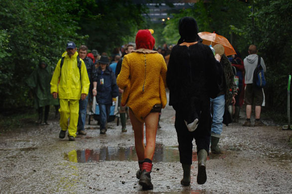 Glastonbury: Day 2: Martin Godwin: day two glastonbury