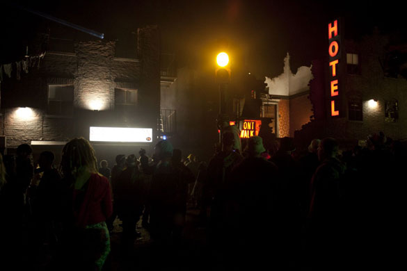 Trash City: Saturday at Glastonbury 2009: Trash City
