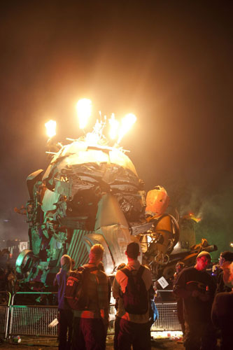 Trash City: Saturday at Glastonbury 2009: Trash City