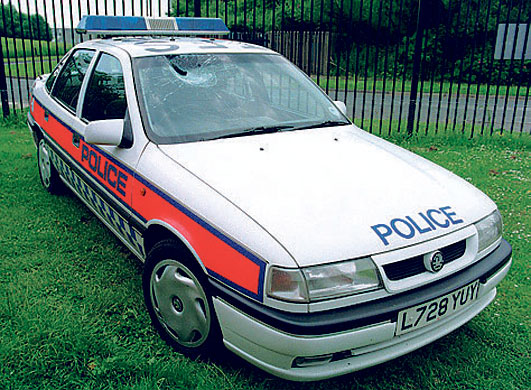 Police car: British police car in the 1990s