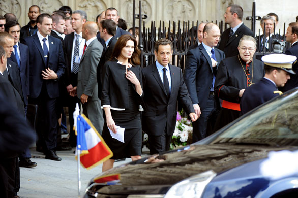 Memorial service: President Nicolas Sarkozy and his wife leave the Notre Dame 