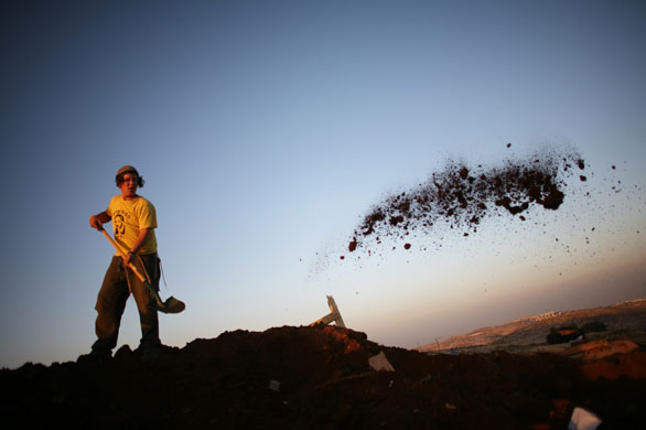 24 hours in pictures: Jewish Settlers Continue To Occupy Unauthorized West Bank Outposts