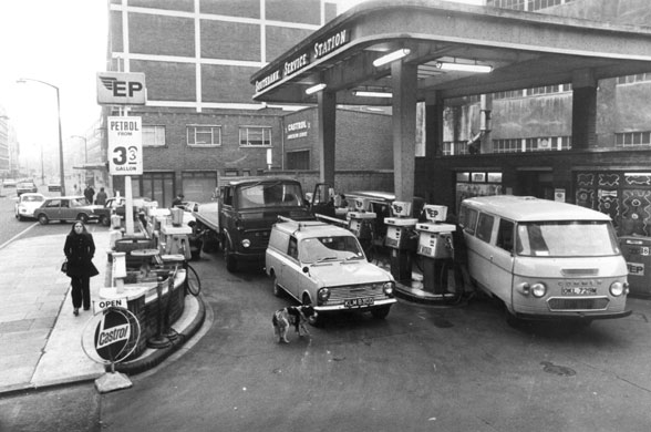 Vans : Commer van queuing for petrol at a garage during the petrol crisis of 1973.
