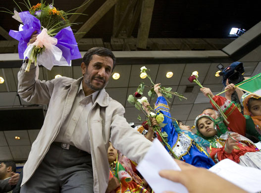 Iran elections: Iranian President Mahmoud Ahmadinejad accepts letters from supporters