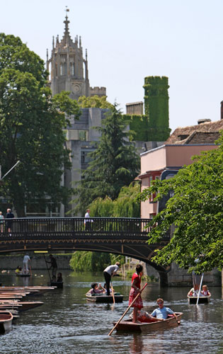 Heatwave: Punters along the River Cam in Cambridge