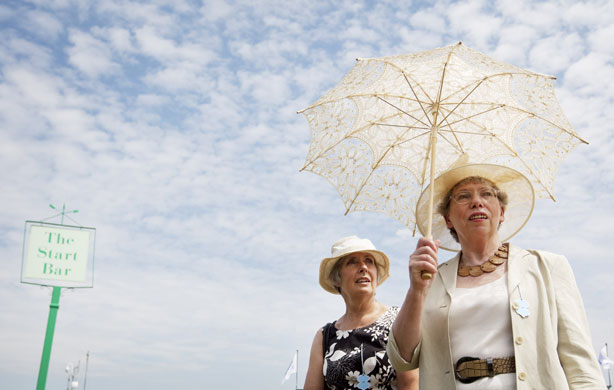 Henley Royal Regatta: A sunshade for a hot day