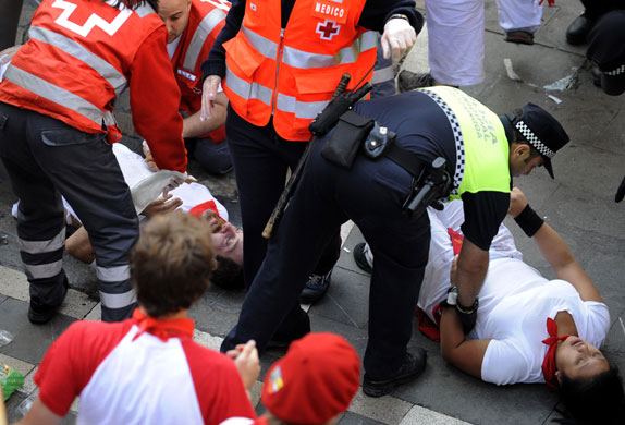 Pamplona bull run: Emergency medical services 