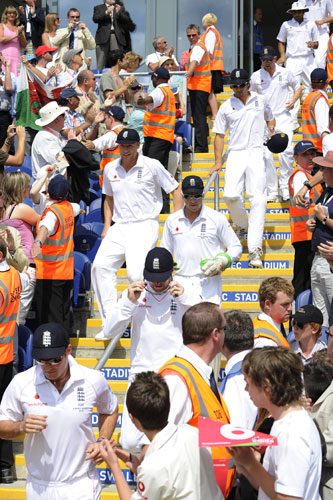 Tom Jenkins: Ashes day three