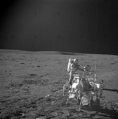 Walk on the moon: Apollo 14
