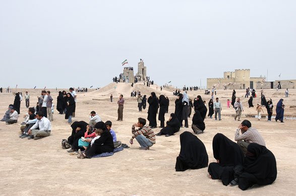 Prix Pictet 2009: Earth Shortlisted : Abbas Kowsari, Shade of Earth Series