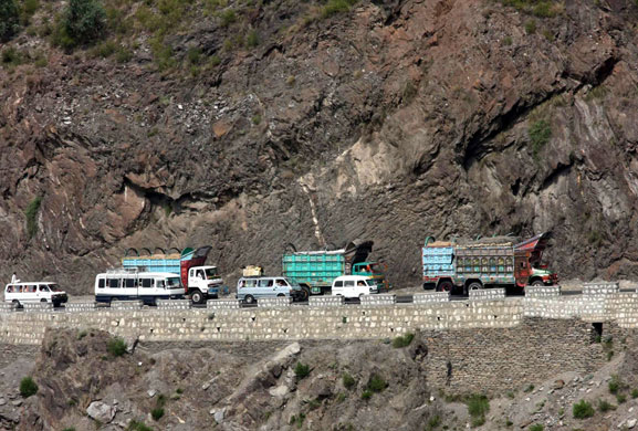 Refugees return to Swat: Refugees return to Mingora