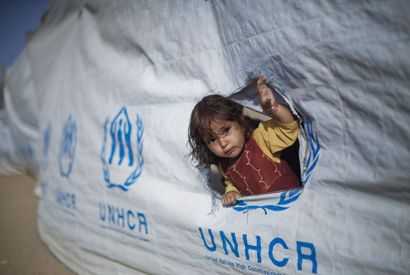 24 hours in pictures: internally displaced pakistanis prepare to return home