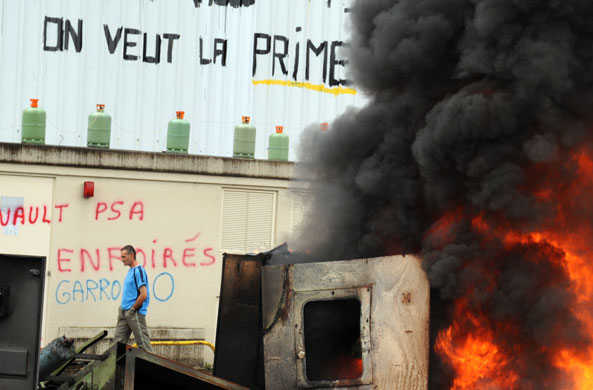 24 hours in pictures: Stand-off at New Fabris factory, in Chatellerault, France 