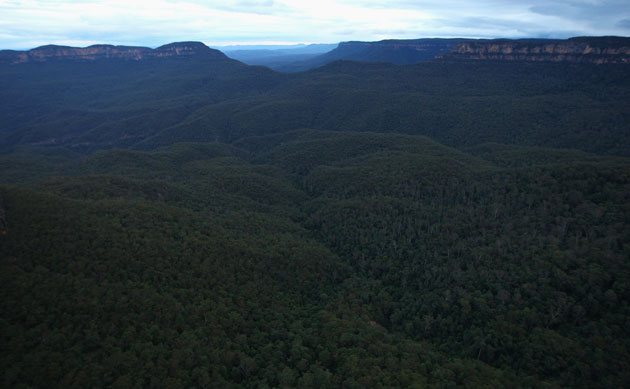 Jamie Neale: The Blue Mountains from Echo Point in Katoomba, Australia