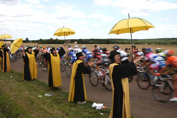 tour de france stage 11: Members of the 