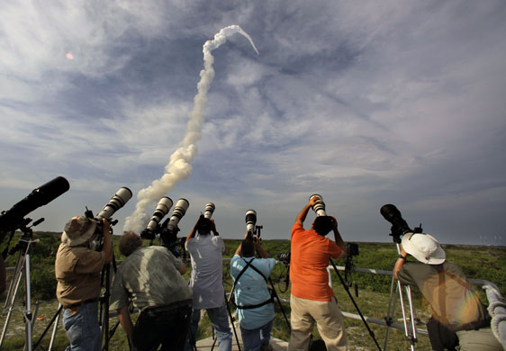 16 July 2009: Cape Canaveral, US: Photographers track space shuttle Endeavour