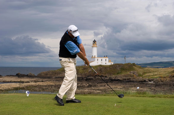 Open Golf Day 2: Mark Calcavecchia tees off the 9th