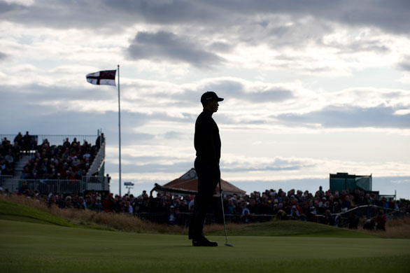 open golf day 2: Tiger Woods on the 18th