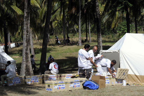 Yemenia airways update: French medical personnel in a camp in Mitsamihouli close to the crash zone