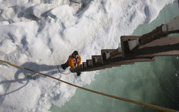 Greenpeace in Greenland: Climate Change Impacts expedition in Arctic : Petermann glacier