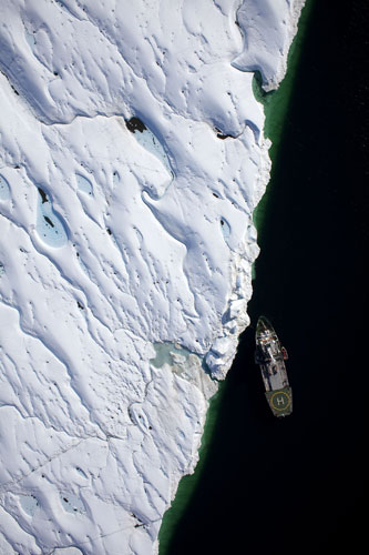 Greenpeace in Greenland: Climate Change Impacts expedition in Arctic : Petermann glacier