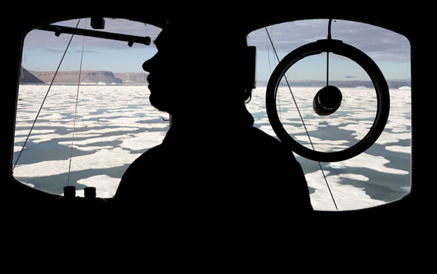 Greenpeace in Greenland: Climate Change Impacts expedition in Arctic : Petermann glacier