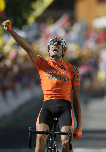 Tour de France stage 16: Mikel Astarloza celebrates his victory