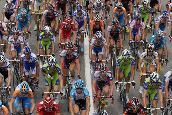 Tour de France stage 16: The peloton climbs Grand-Saint-Bernard pass