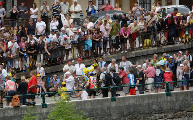 Tour de france stage 17: Alberto Contador passes through the village of Flumet