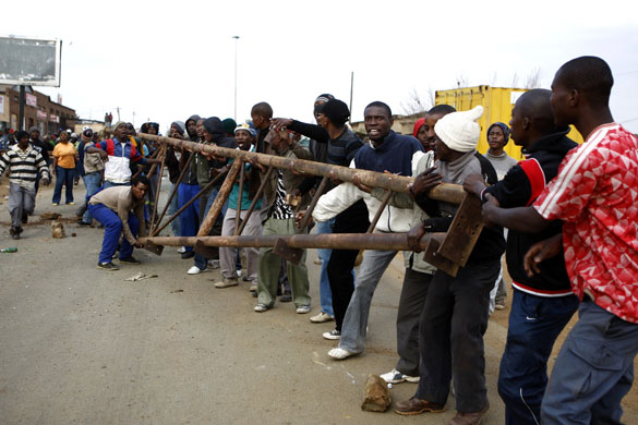 South Africa violence: Protesters block roads in Siyathemba township outside Balfour