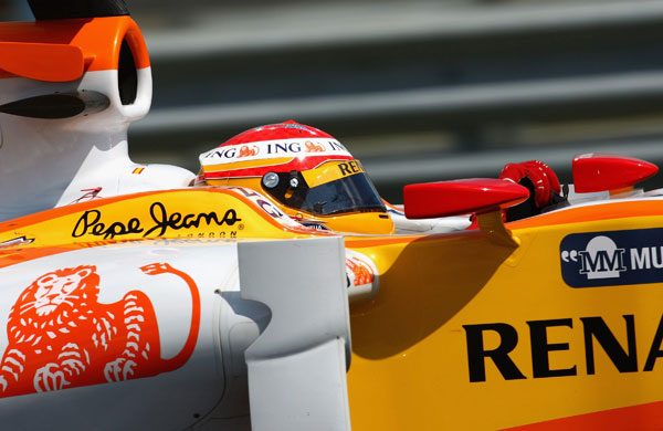 Budapest qualifying: Renault's Fernando Alonso drives on his way to taking pole position