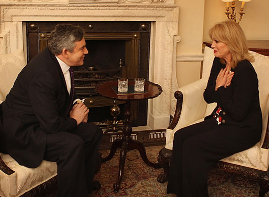 joanna lumley: Prime minister Gordon Brown meets with  Joanna Lumley at 10 Downing St 