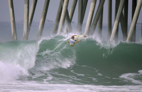 Hurley US Open of Surfing: C.J Hobgood hits the lip frontside en route to winning his morning heat
