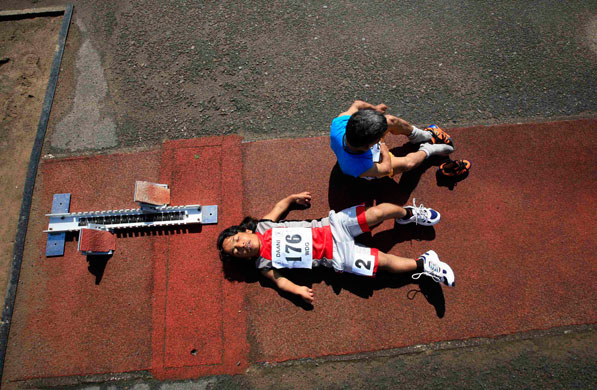 24sport: Barkath Ali and Derada More prepare for the final of the 100 meter sprint 